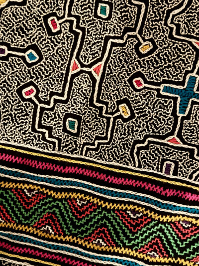 shipibo-konibo-ceremonial-hand-embroided-kene-icaros-ceremonial-art-peru-dim_-65x165cm shipibo-konibo-ceremonial-hand-embroided-kene-icaros-ceremonial-art-peru