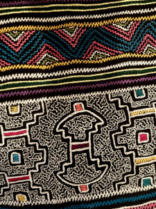 shipibo-konibo-cerimonial-art-hand-embroided-icaros-kene-cloth-peru