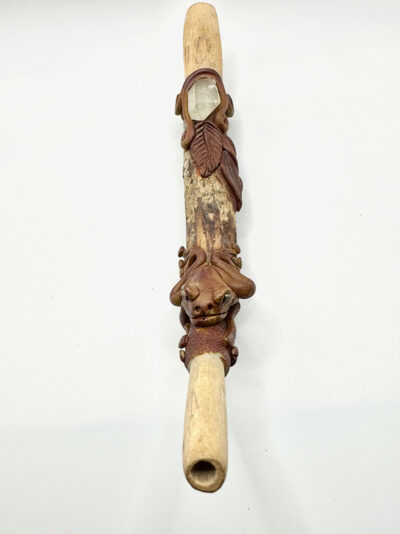 tepi-kambo-frog-and-crystal